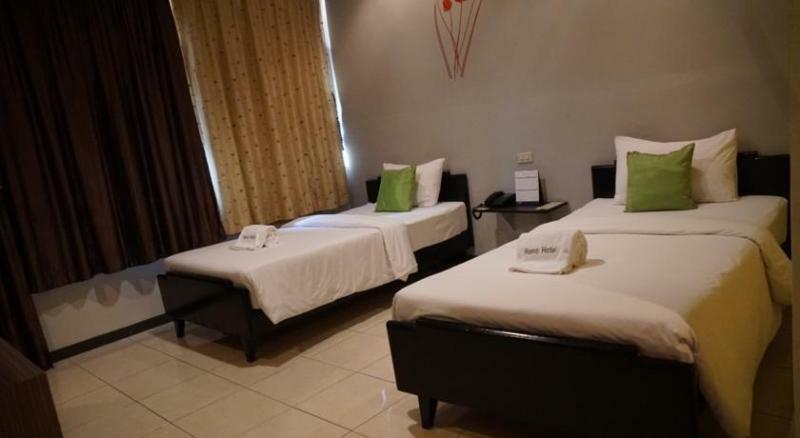 Reno Hotel Бангкок Экстерьер фото