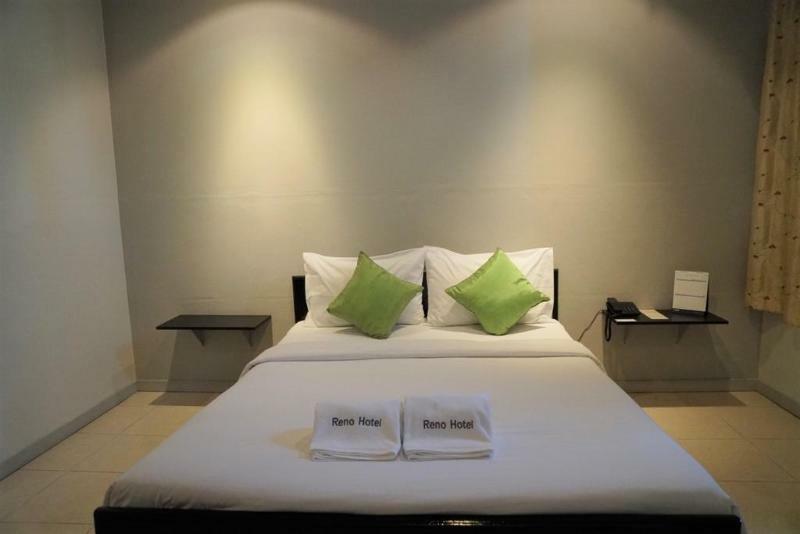 Reno Hotel Бангкок Экстерьер фото