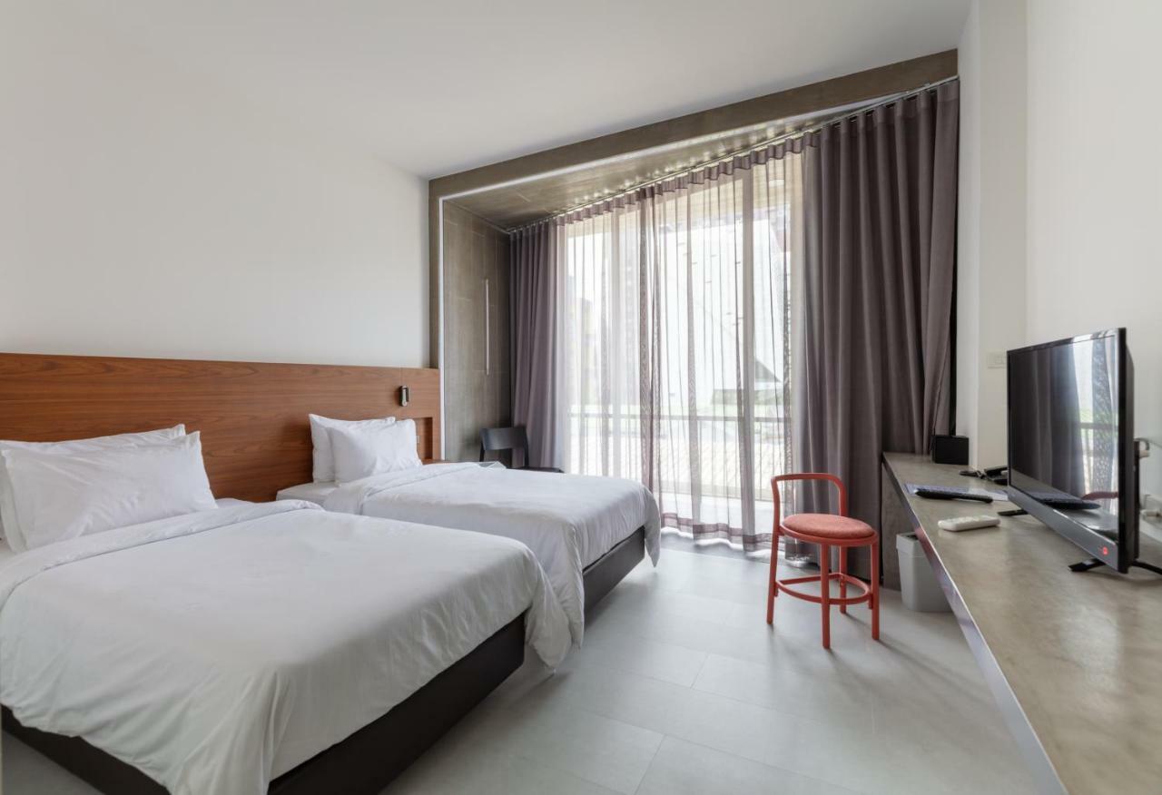 Reno Hotel Бангкок Экстерьер фото