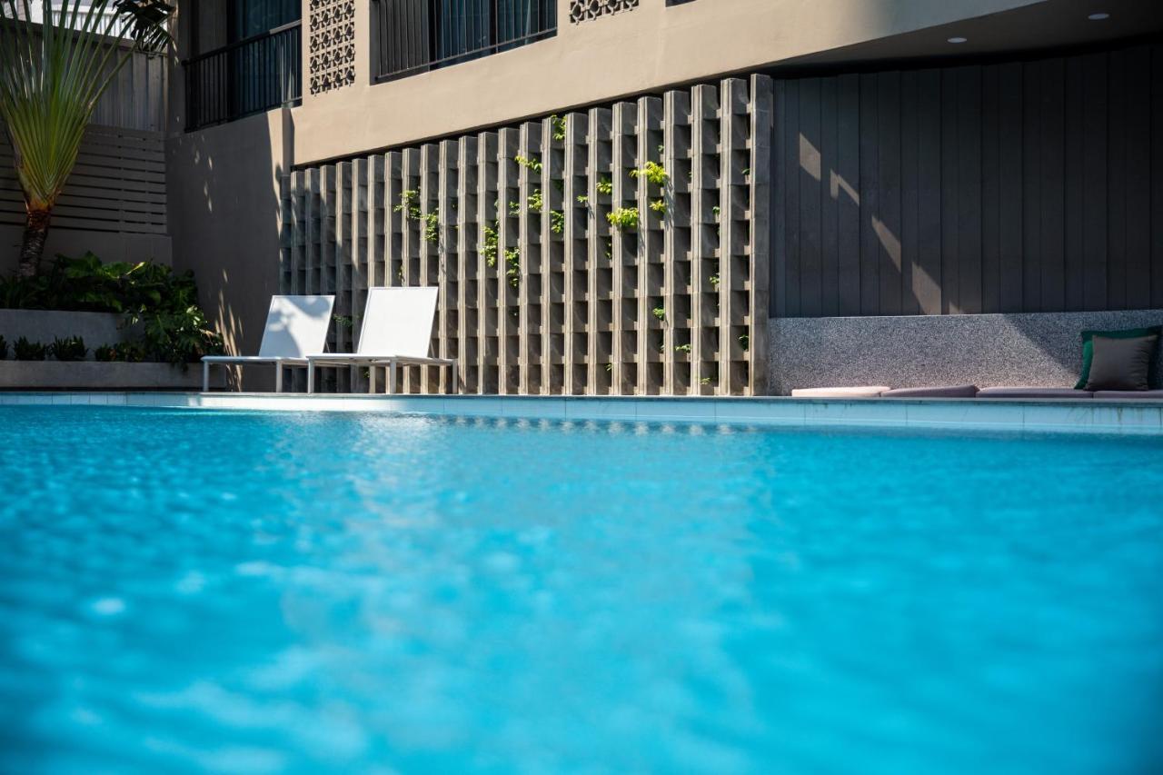 Reno Hotel Бангкок Экстерьер фото
